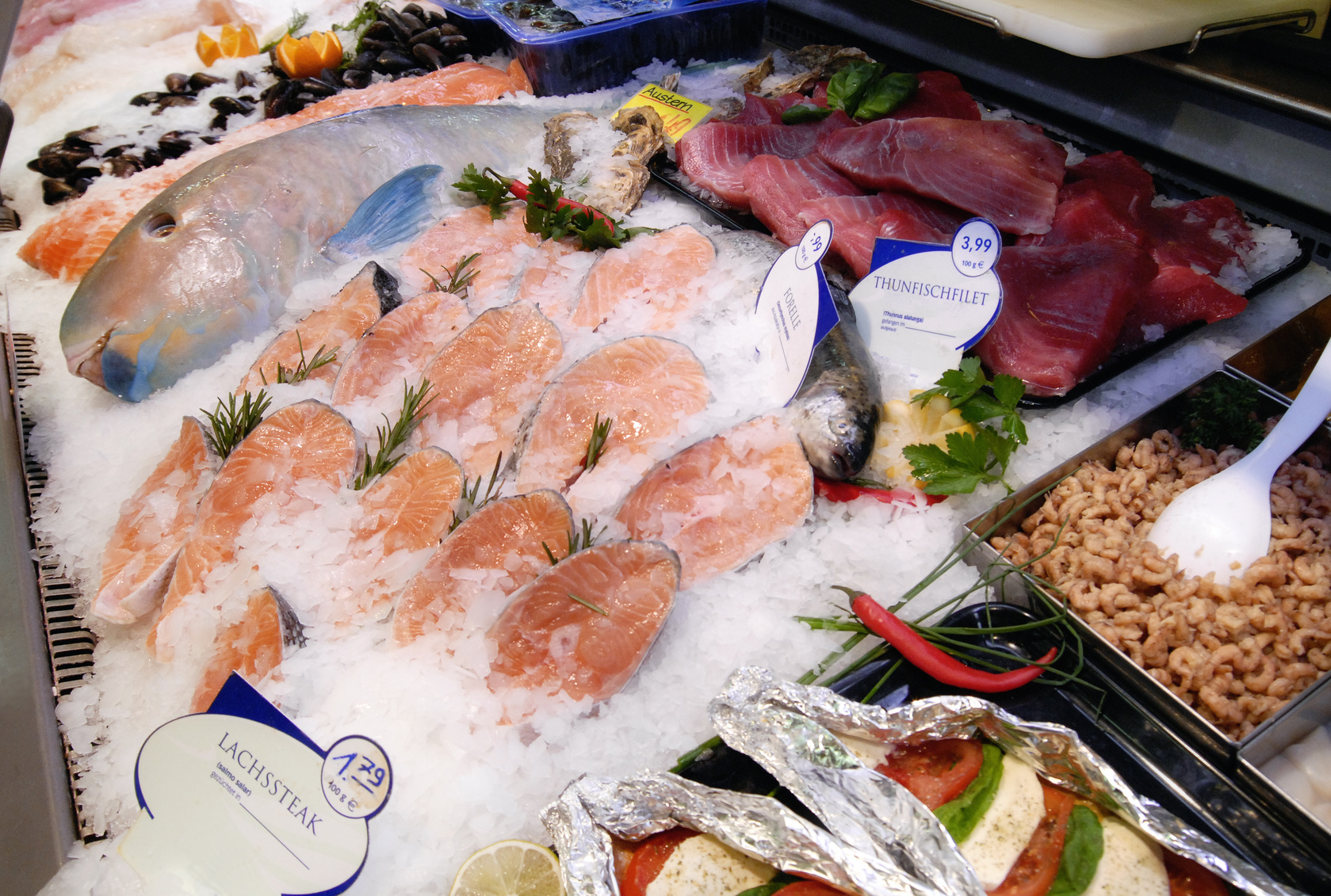 Fischtheke mit Auswahl