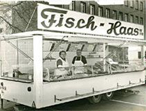 Fisch-Haas Verkaufswagen und Stand in den fr&uuml;hen Jahren